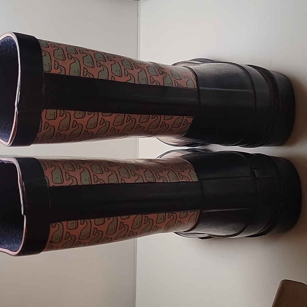 Vineyard Vines rain boots pink with whales - Picture 5 of 9